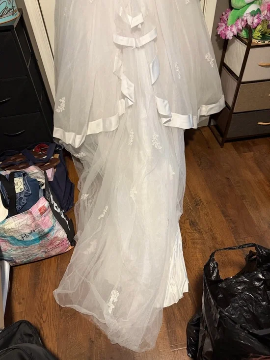 David’s Bridal Ballgown Wedding Dress - Picture 9 of 16